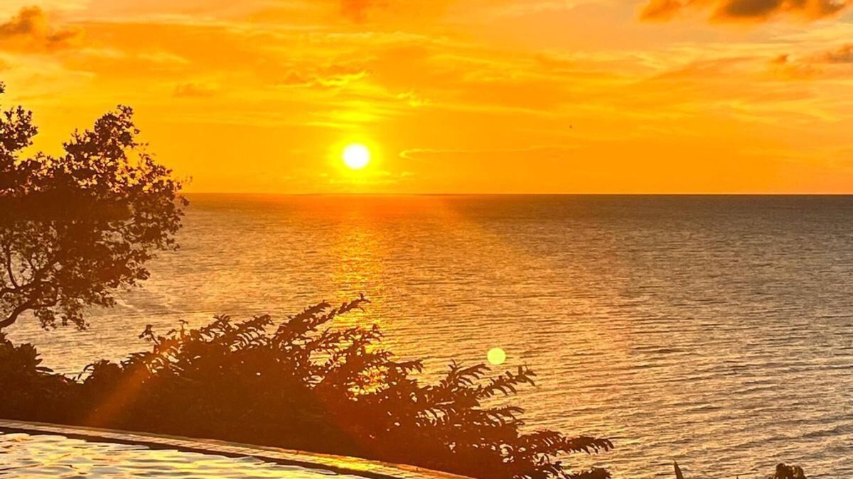 Politilly Bight House | Villas Del Mar Spacious estate in Politilly Bight with pools, hot tubs, Spa