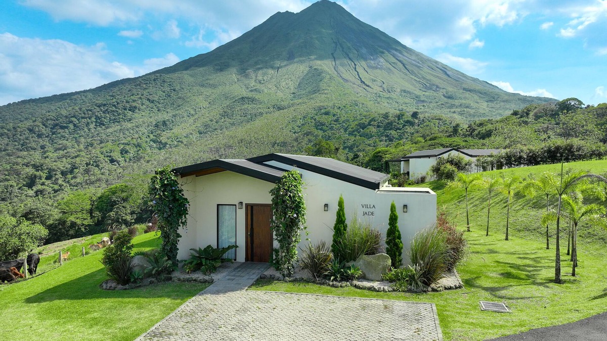 Arenal Hot Springs Villa | Villas Jawara