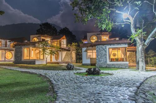 Panajachel Villa | VILLAS JUCANYA Super Higienizadas