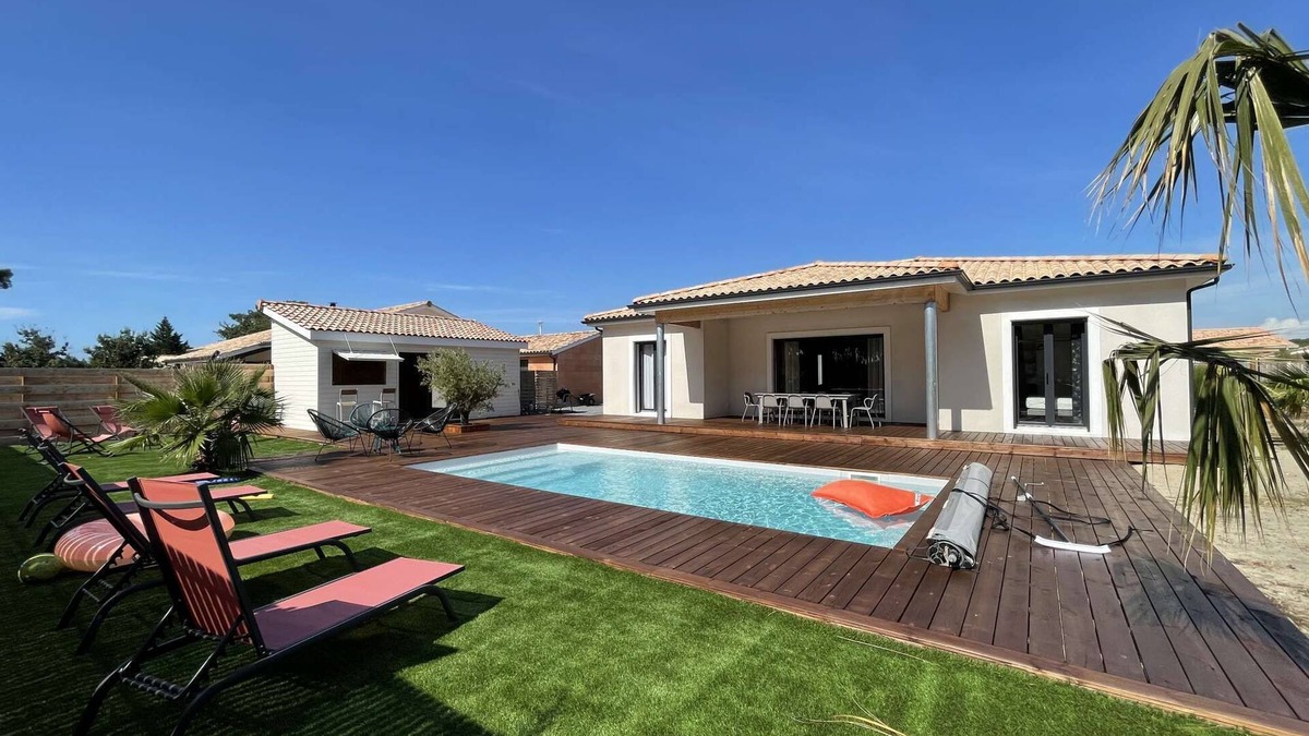 Vensac Villa | VillasHomeClet - Villa Palm Beach ⭐️ Swimming pool ⭐️ Terrace ⭐️ AC ⭐️ 4 bedrooms