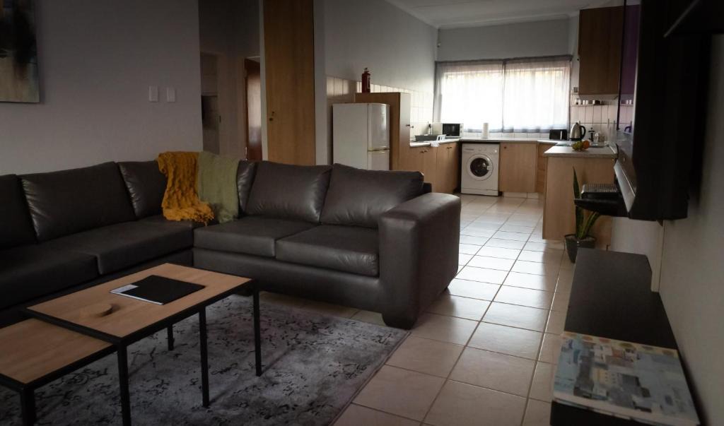 Garsfontein Apartment | VillaZek a modern 2 bedroom open- plan apartment with parking