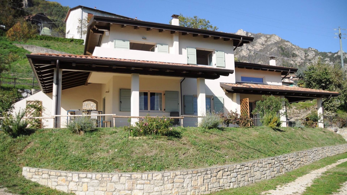 Tremosine Apartment | Villetta 56 Rosso Vista lago balcony