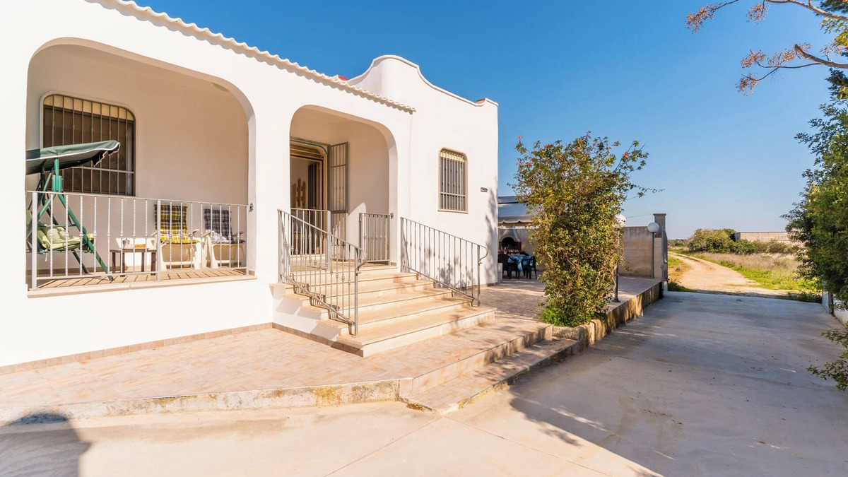 Specchiarica Apartment | Villetta Faro Azzurro by BarbarHouse