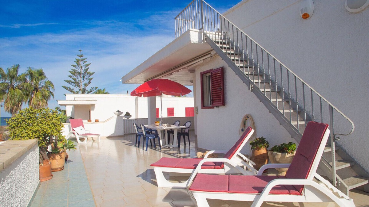 Torre Santa Sabina Ski Chalet | Villetta Fronte Mare - The Fab Stay