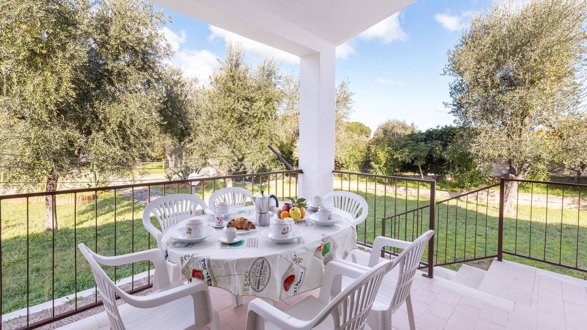 Montincello Apartment | Villini delle Rose -Quadrilocale 4 by BarbarHouse