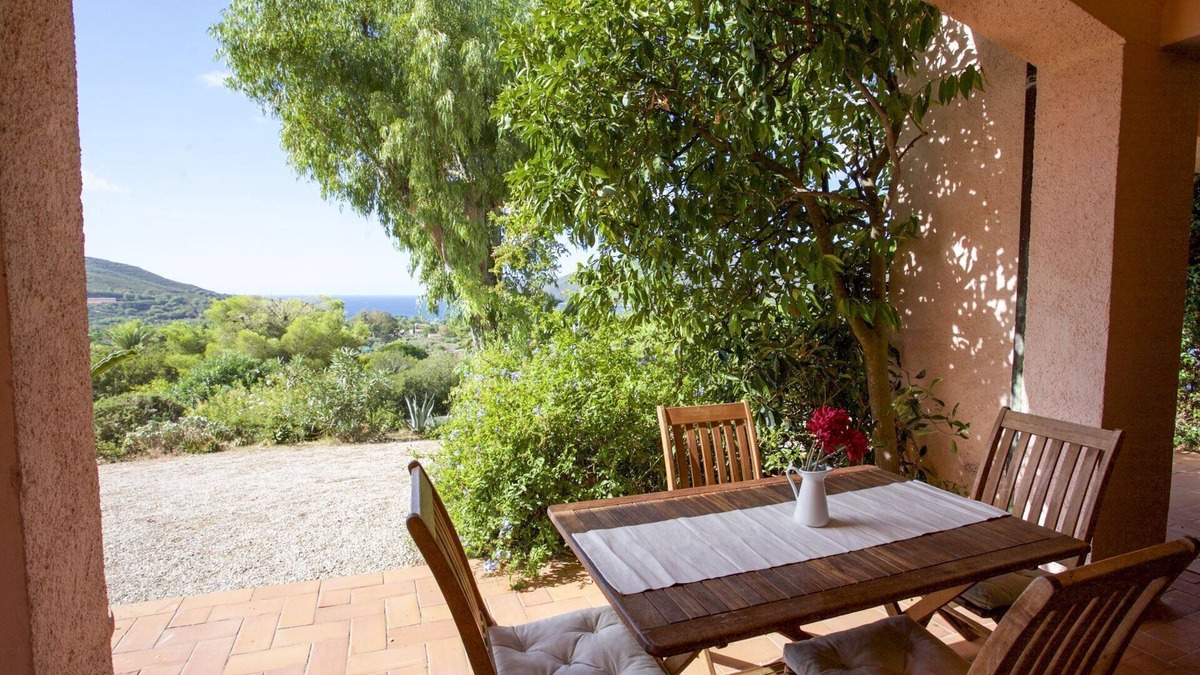 Lacona Villa | Villino a Lacona with sea view 4/6 beds