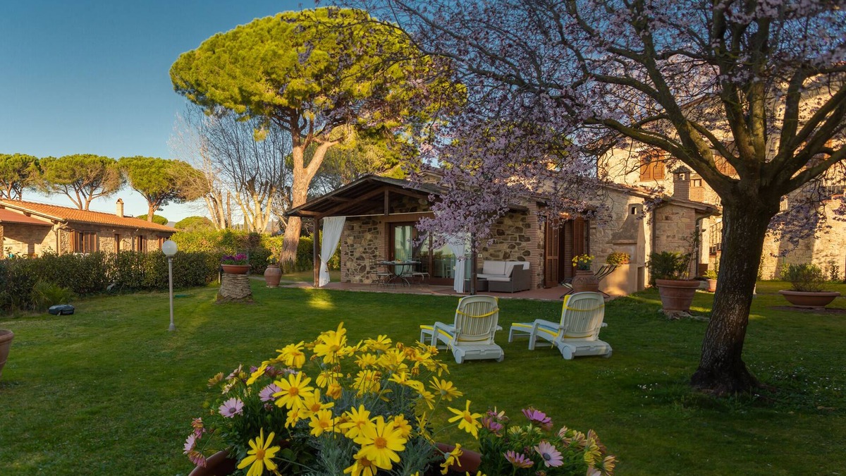 Castagneto Carducci House | Villino Mary, delightful cottage between sea and countryside