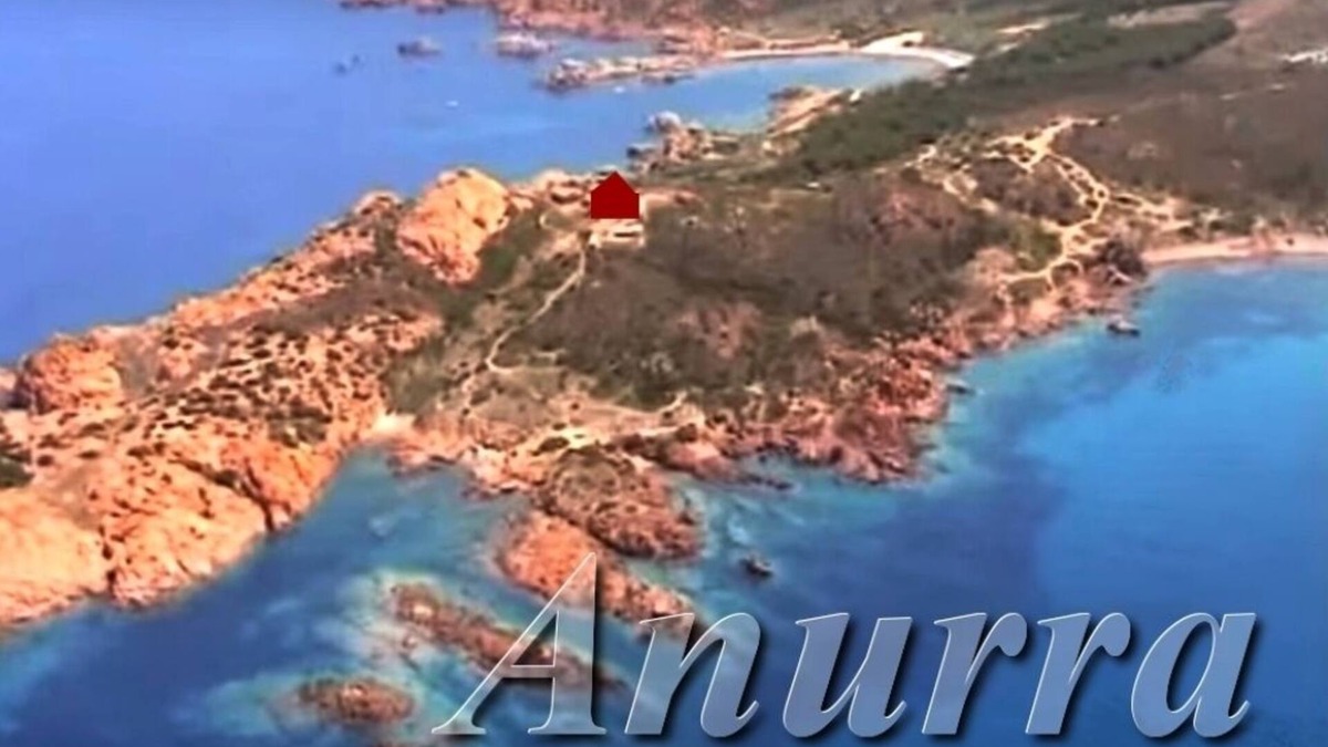 Canneddi Villa | Villino relax-surrounded by the sea, 70 meters from the beach