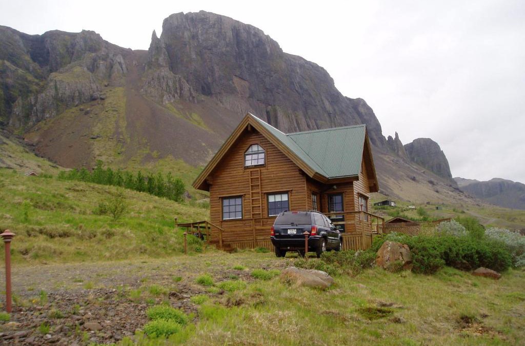 Borgarnes House | Vindheimar Cottage - Great View - Hot Tub