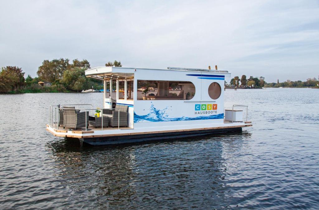 Schwerin Boat Rental | VINDUA Adonis führerscheinfrei