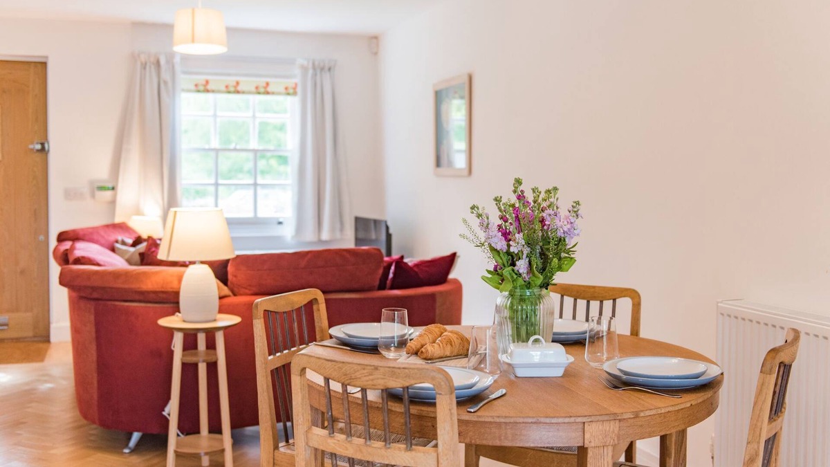 Patrixbourne Cottage | Vine Cottage - a holiday let by Bloom Stays that sleeps 4 guests in 2 bedrooms