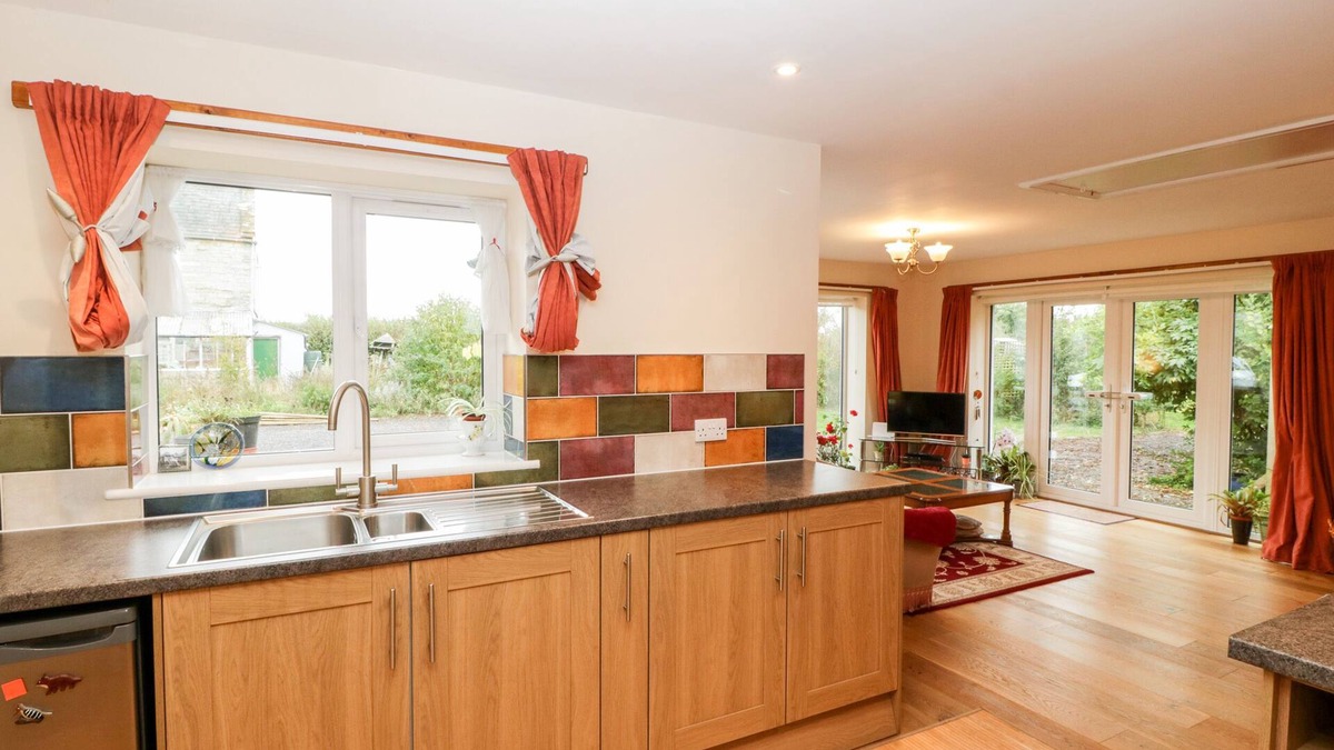 Martock Cottage | Vine Lodge