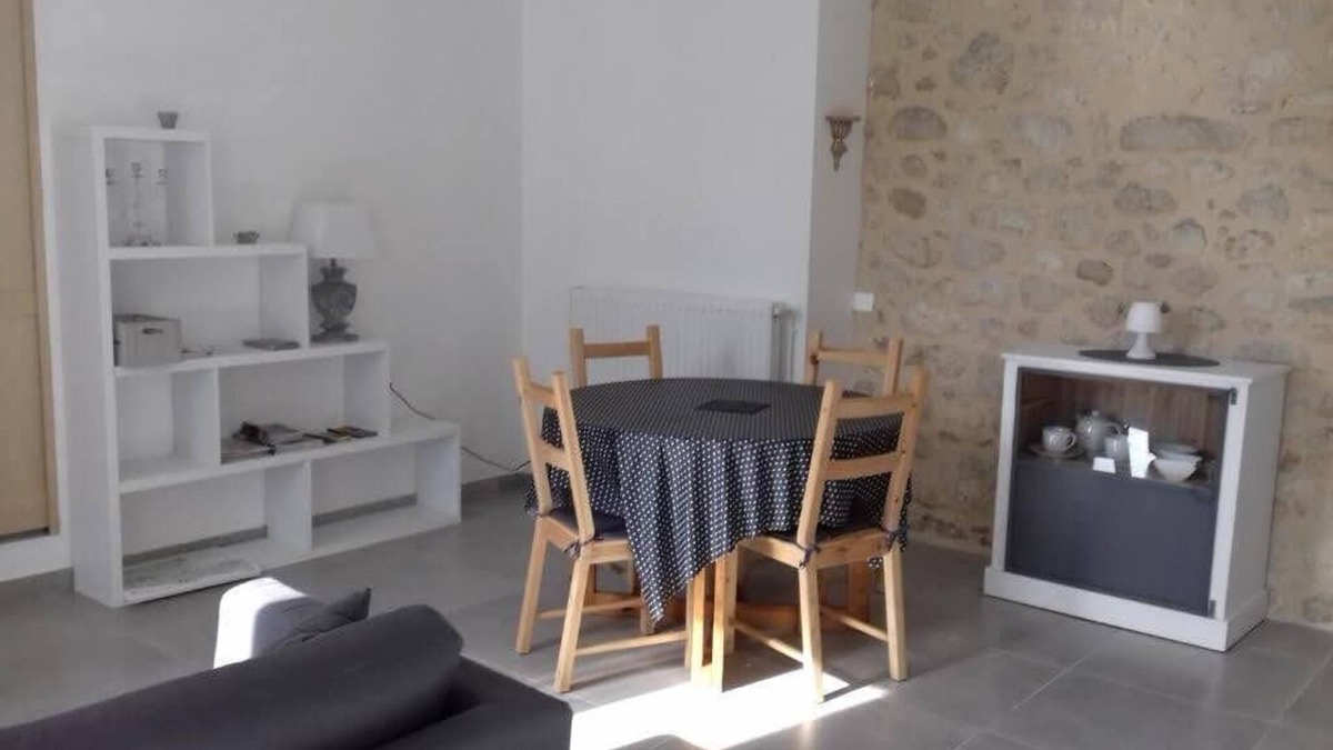 Francs Apartment | Vineyard apartment in the Bordeaux countryside