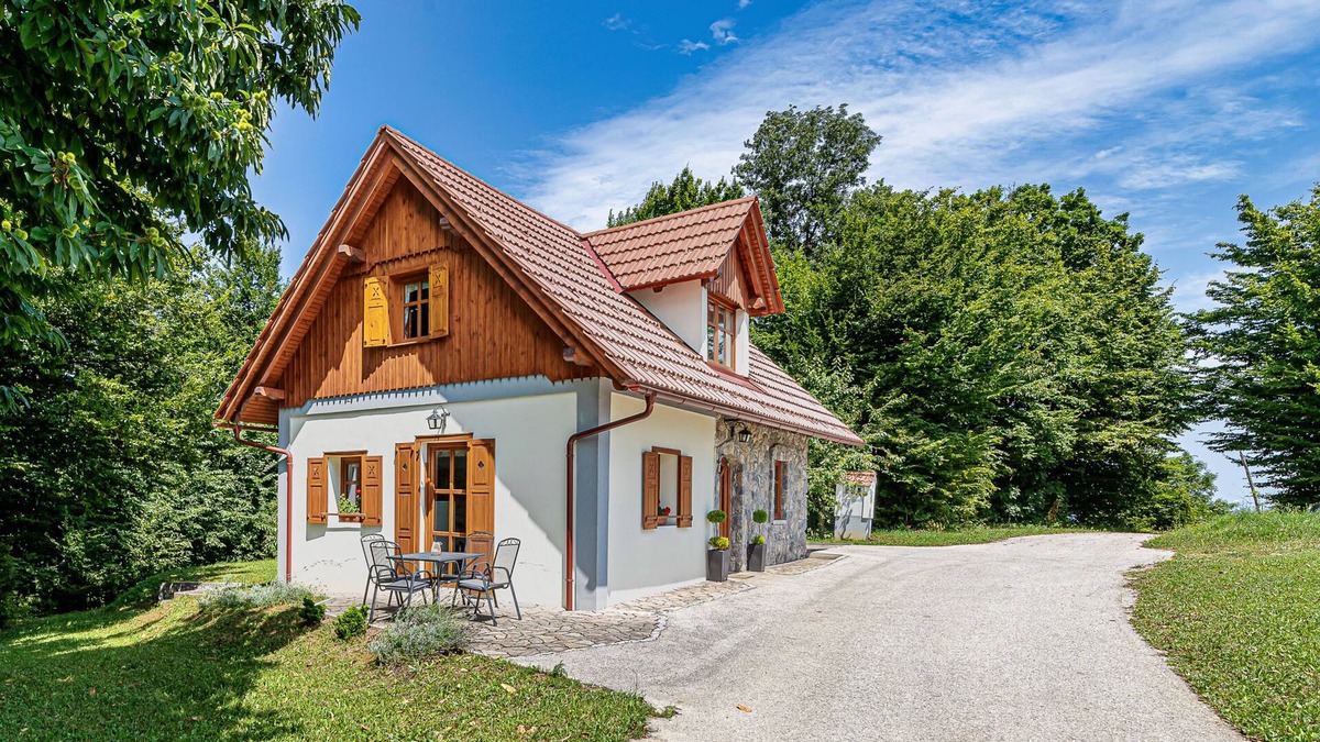 Bostanj House | Vineyard Cottage Wine and Honey, Trebelno, Slovenia