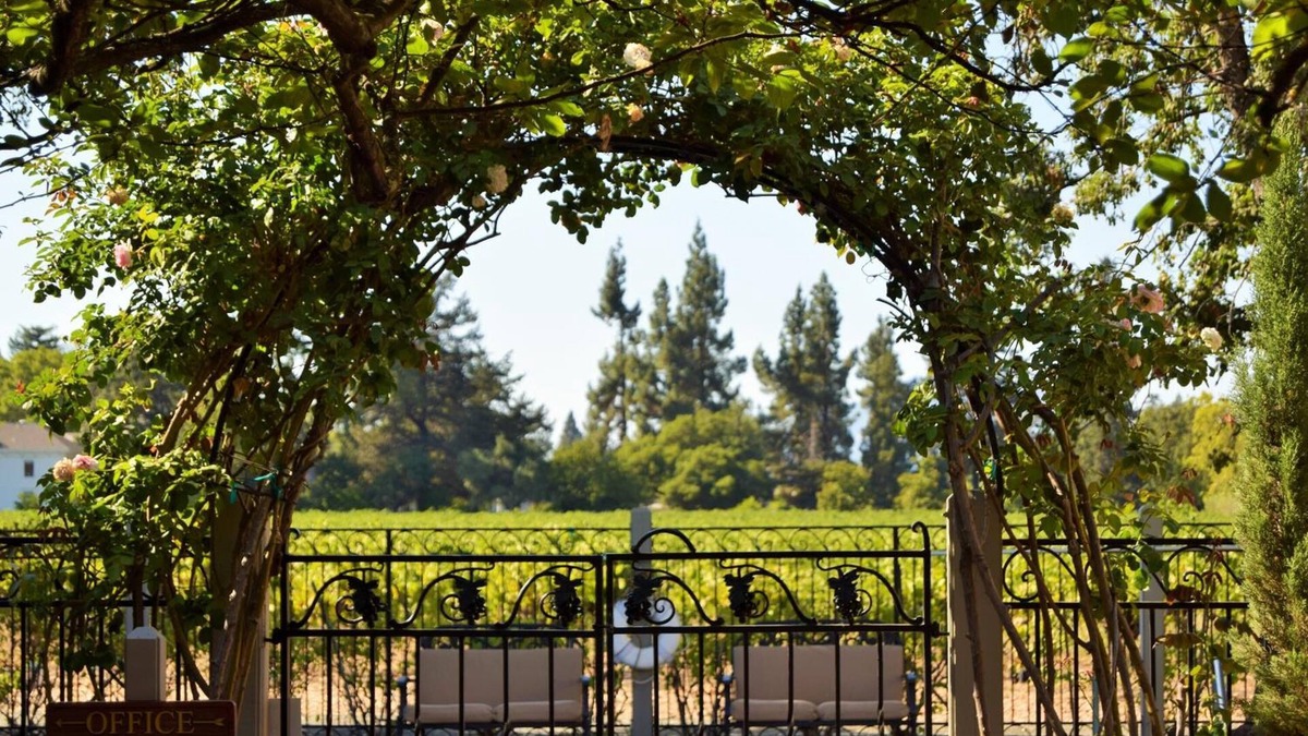 St. Helena House | Vineyard Country Inn