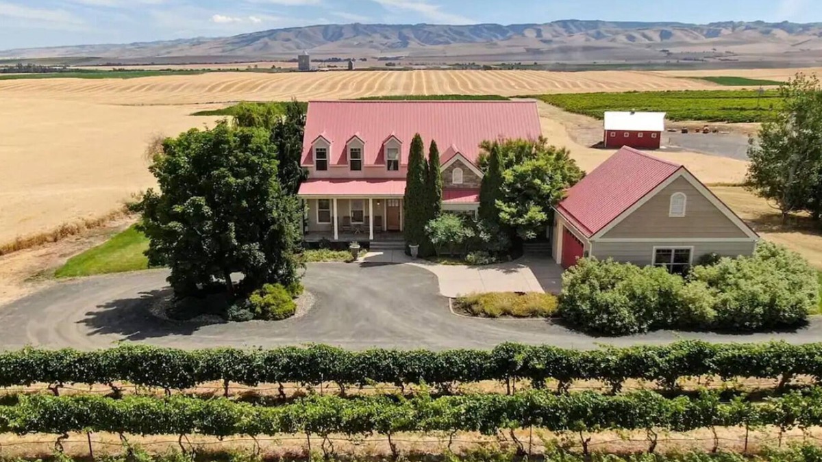 Milton-Freewater House | Vineyard Estate-Mountain views-Private; minutes to downtown. Pet friendly