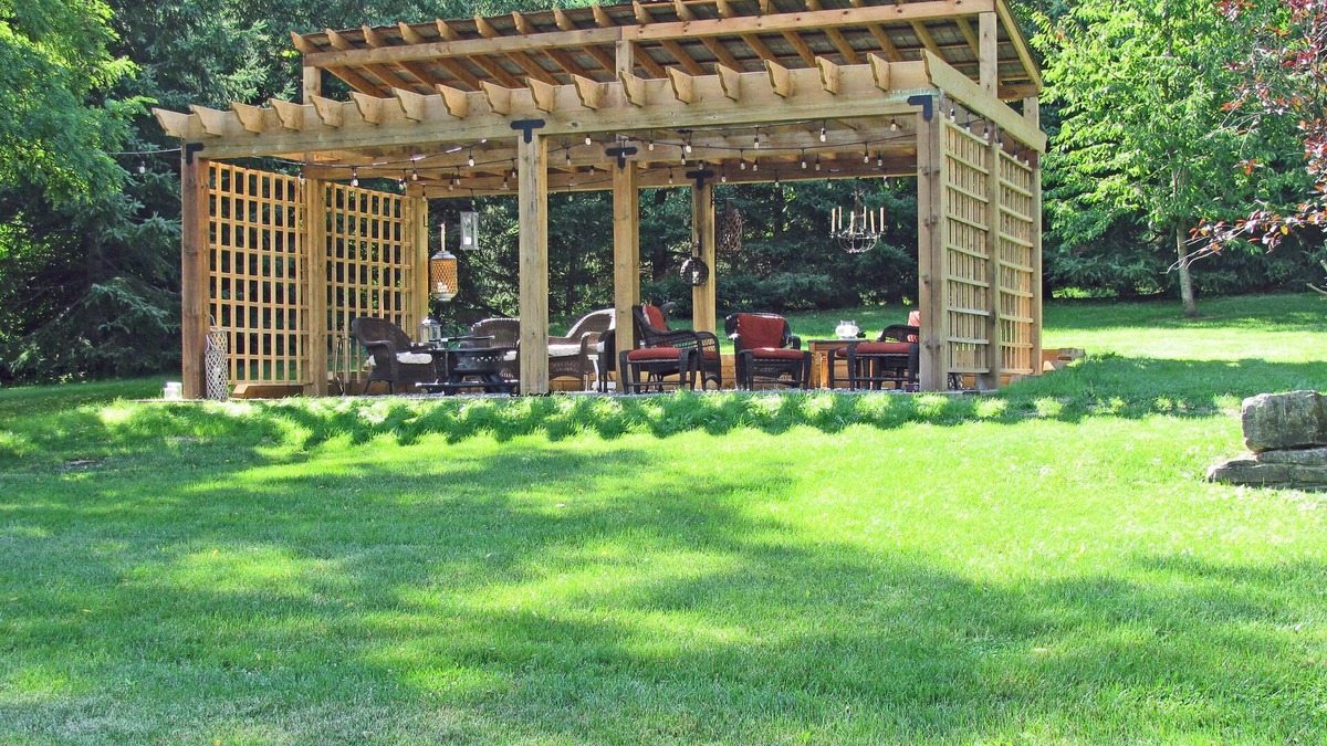 Vineland House | Vineyard views - 2 bedrooms each with King bed and ensuite
