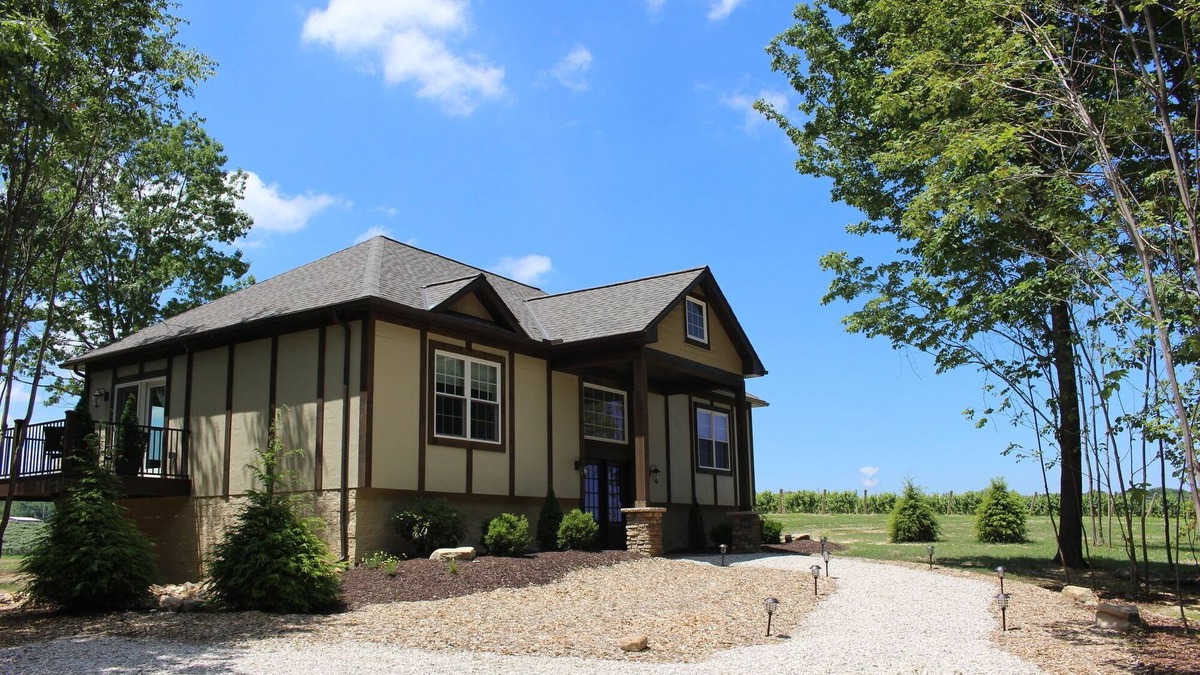Geneva Villa | Vineyard Villa overlooking 40 acres of Vineyards in Ohio Wine Country