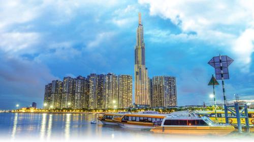 Hang Xanh Apartment | Vinhomes Central Park Apartment - Landmark Plus Luxury