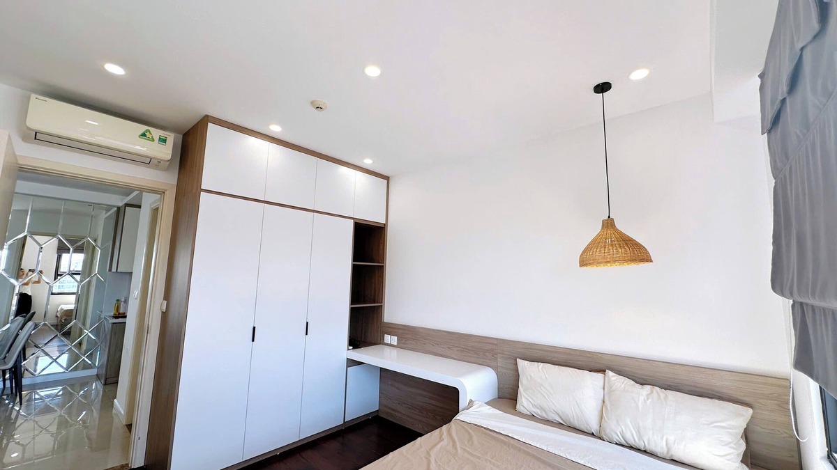 Trung Hoa Nhan Chinh Apartment | Vinhomes D’Capitale | Spacious 2BR for Short or Long Stay