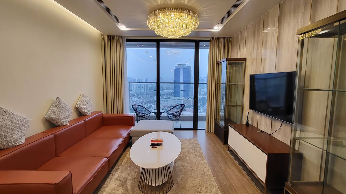 Ngoc Khanh Apartment | Vinhomes Metropolis Luxury Apartment 3 Bedrooms 1 workplace.