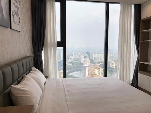 Ngoc Khanh Apartment | Vinhomes Metropolis Luxury Apartment 4 Br