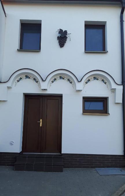 Mutenice House | Vinný sklípek Na Spojovací