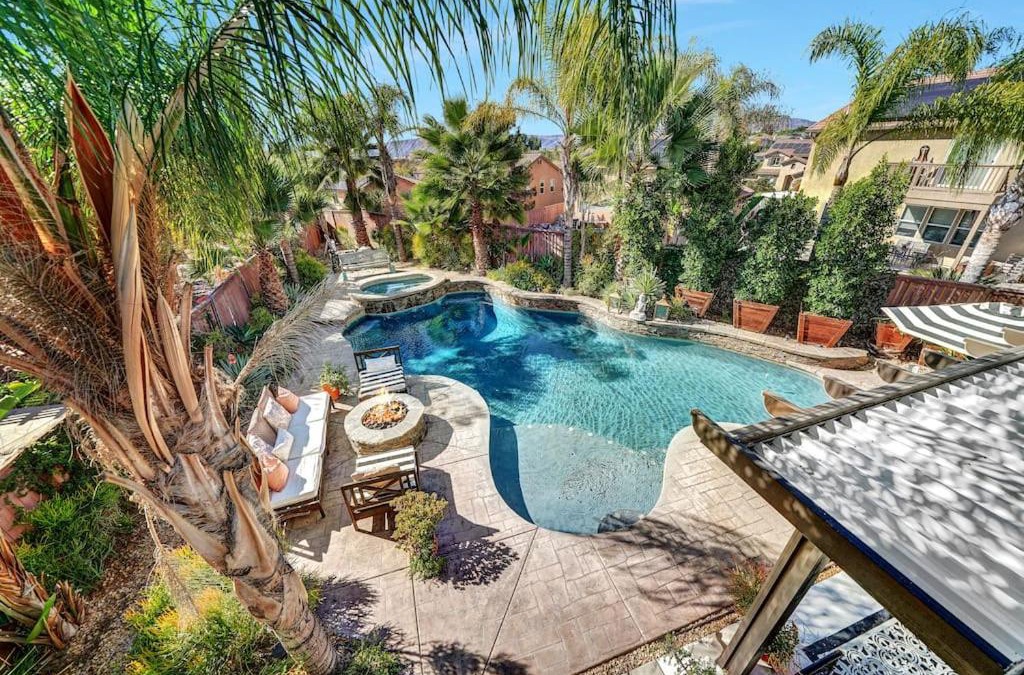 Murrieta House | Vino Villa Large home Sleeps 10! Large Salt water pool/spa