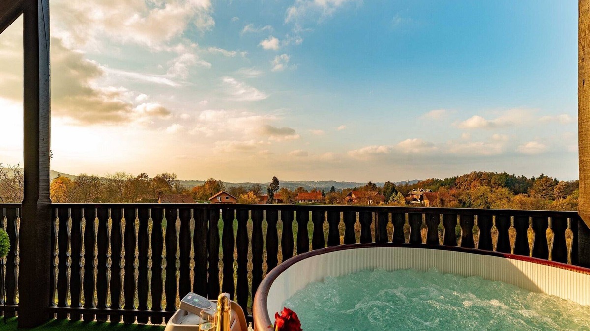 Donja Stubica House | Vinogradarov San - One Bedroom Holiday Home with Hot Tube