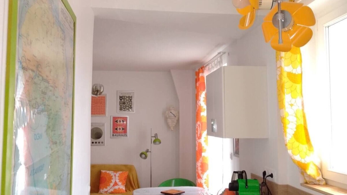 Esbly Apartment | Vintage, 10 min from Disneyland -30 min from Paris- 50m from train station - 30min from CDG airport