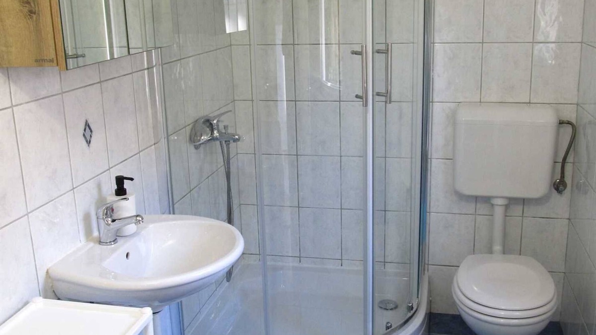 Veli Losinj Apartment | Vintage 3-Bedroom Apartment