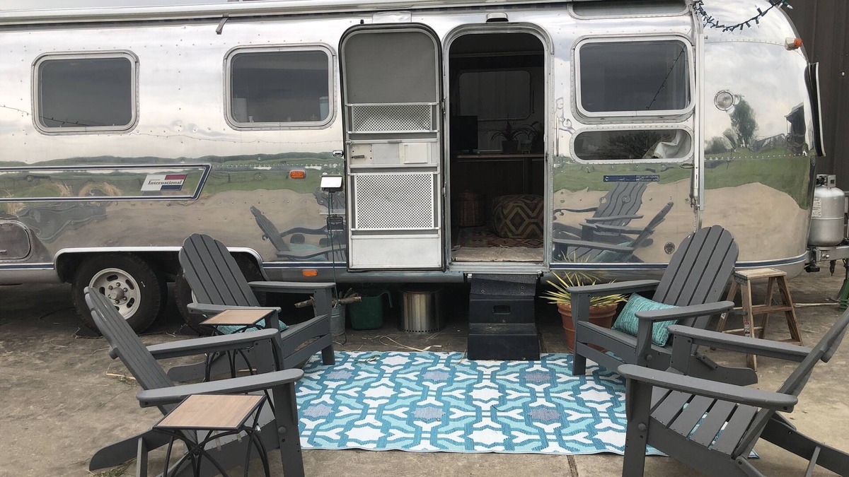 Ennis House | Vintage Airstream on Iconic Sugar Ridge Road