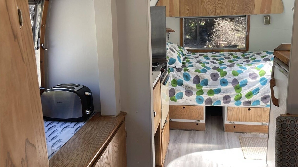 Lake Cowichan House | Vintage Airstream retreat on the Cowichan River