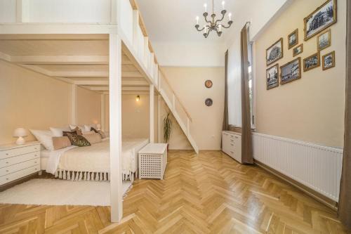 Pecs Apartment | Vintage Apartment