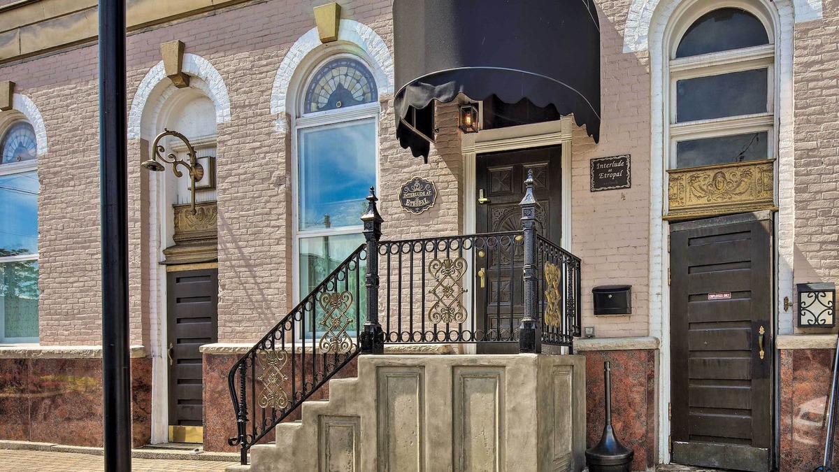 La Porte Apartment | Vintage Apartment in Historic Downtown La Porte!