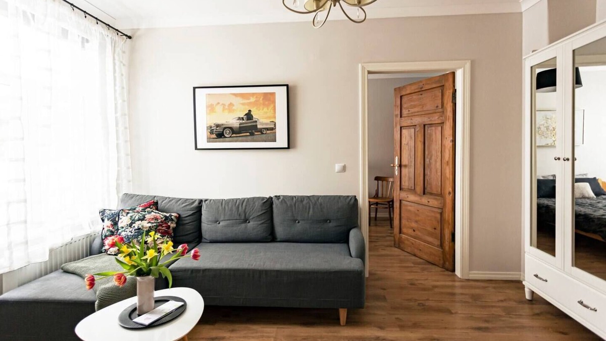 Grizinkalns Apartment | Vintage Apartments White/Free parking