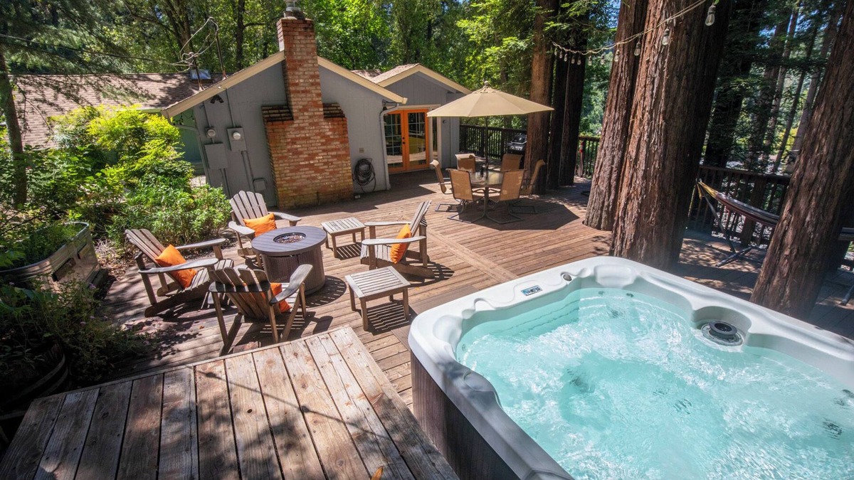 Hacienda House | Vintage Cabin with enclosed yard, well stocked Kitchen, Spa and Huge Sunny Deck.