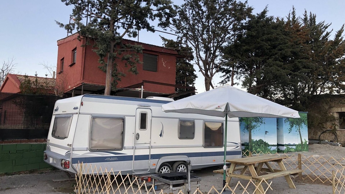 Gascones House | Vintage caravan rental on weekends and holidays