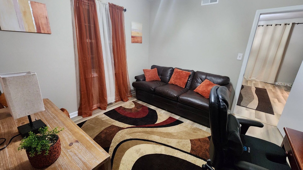 Monroe Apartment | Vintage Charm, Modern Comfort