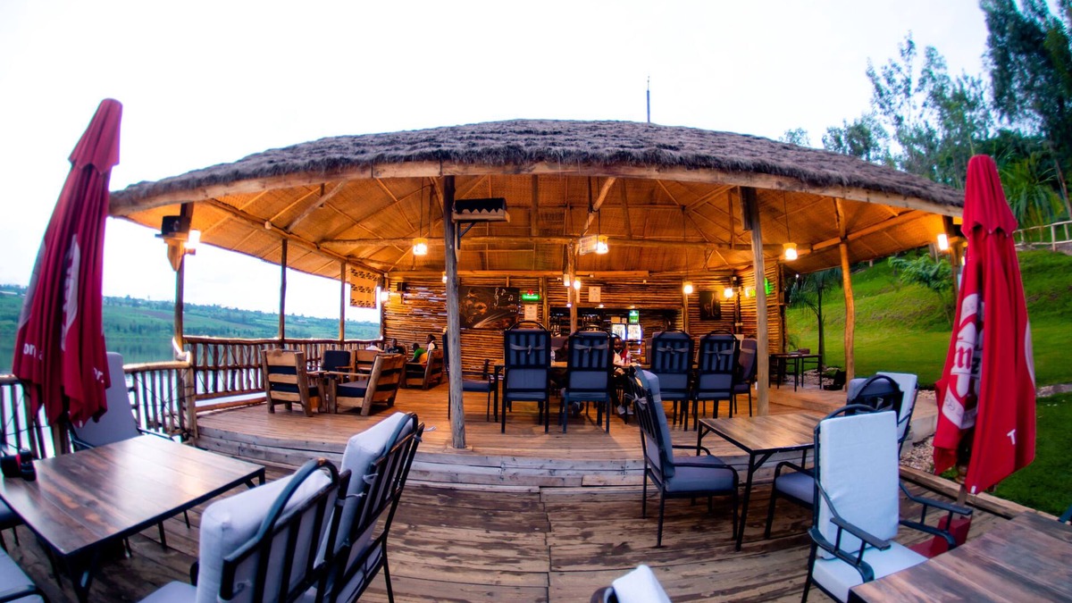 Muhazi Cabin | Vintage Cottage