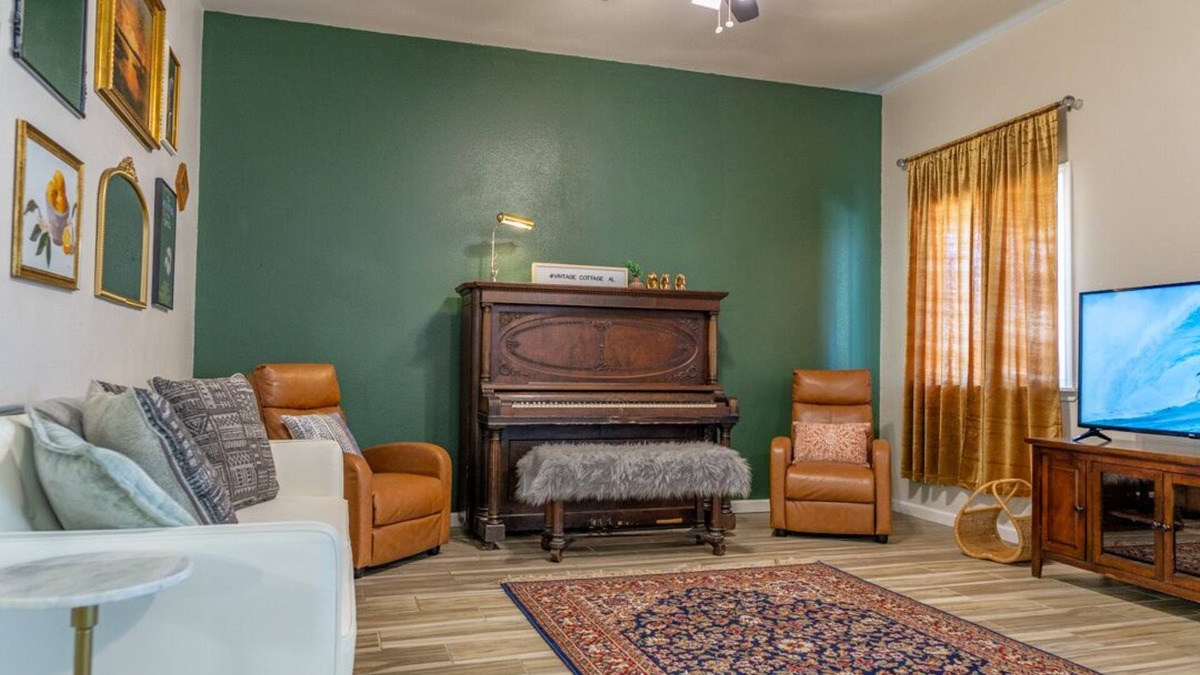 Enterprise Cottage | Vintage Cottage!