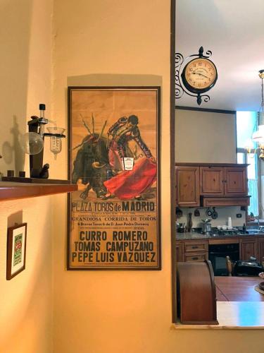 Quartieri Spagnoli Apartment | Vintage House Bar Naples By FH