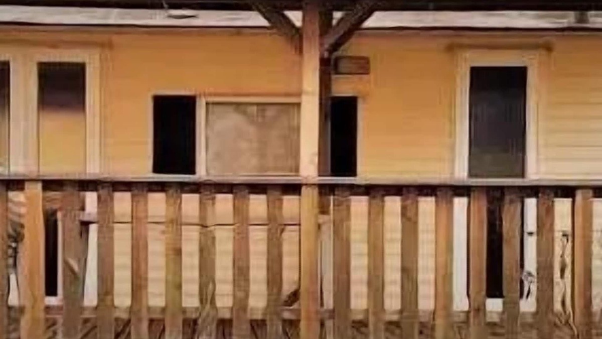 Saint-Bonnet-le-Chateau House | Vintage Mobilhome Cottage Continental 2 Schlafzimmer Überdachte Terrasse 4 Personen