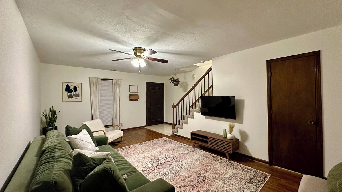 Gallatin House | Vintage modern/boho Gallatin townhome!