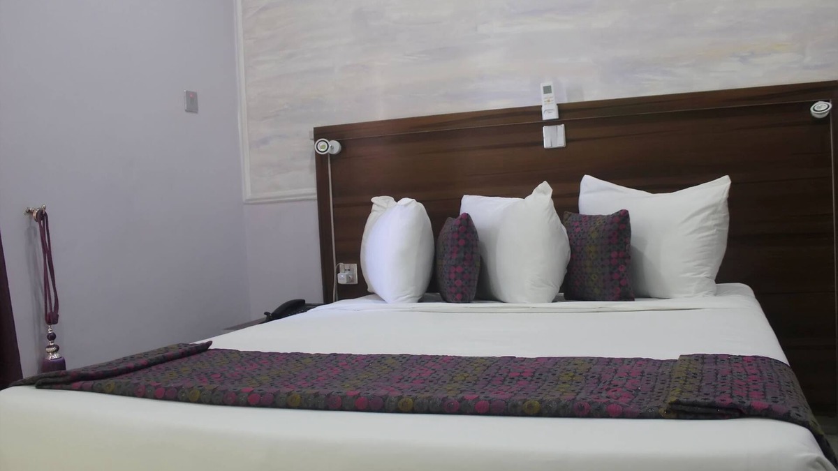 Ota Hotel | Vintage Nest