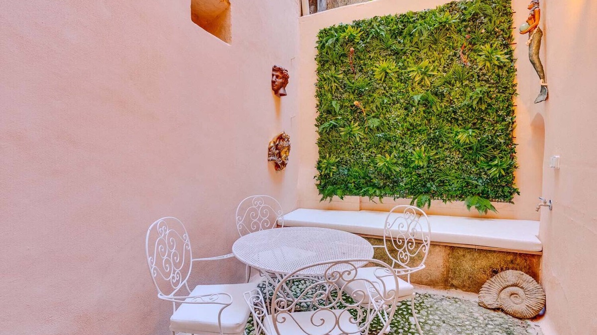 Cort Apartment | VINTAGE PALMA PALACE (INTERIOR) TI/200
