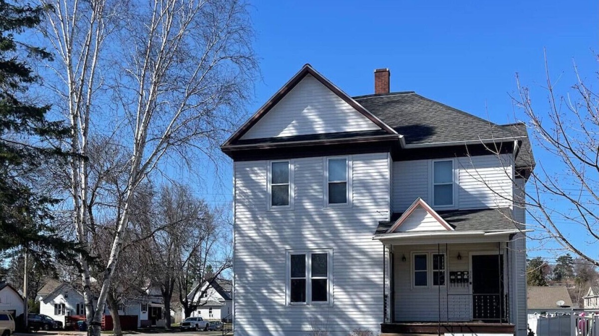 Wausau Apartment | Vintage & Quaint downtown apt