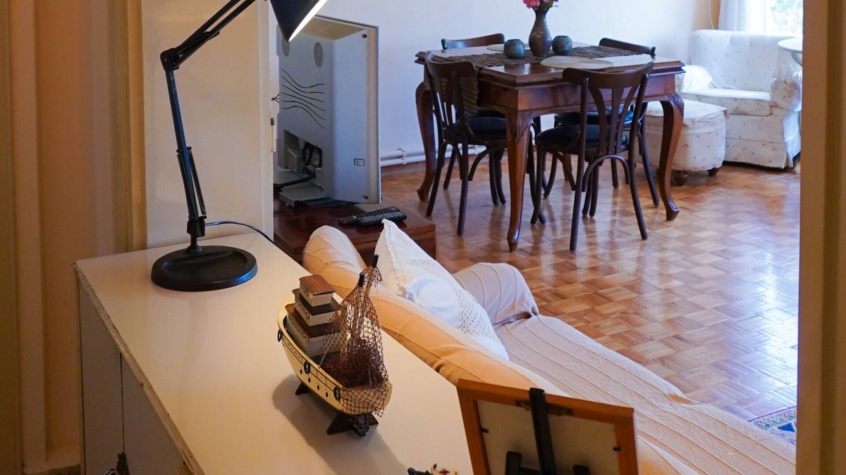 Adalar Apartment | Vintage Retreat in the Heart of Heybeliada