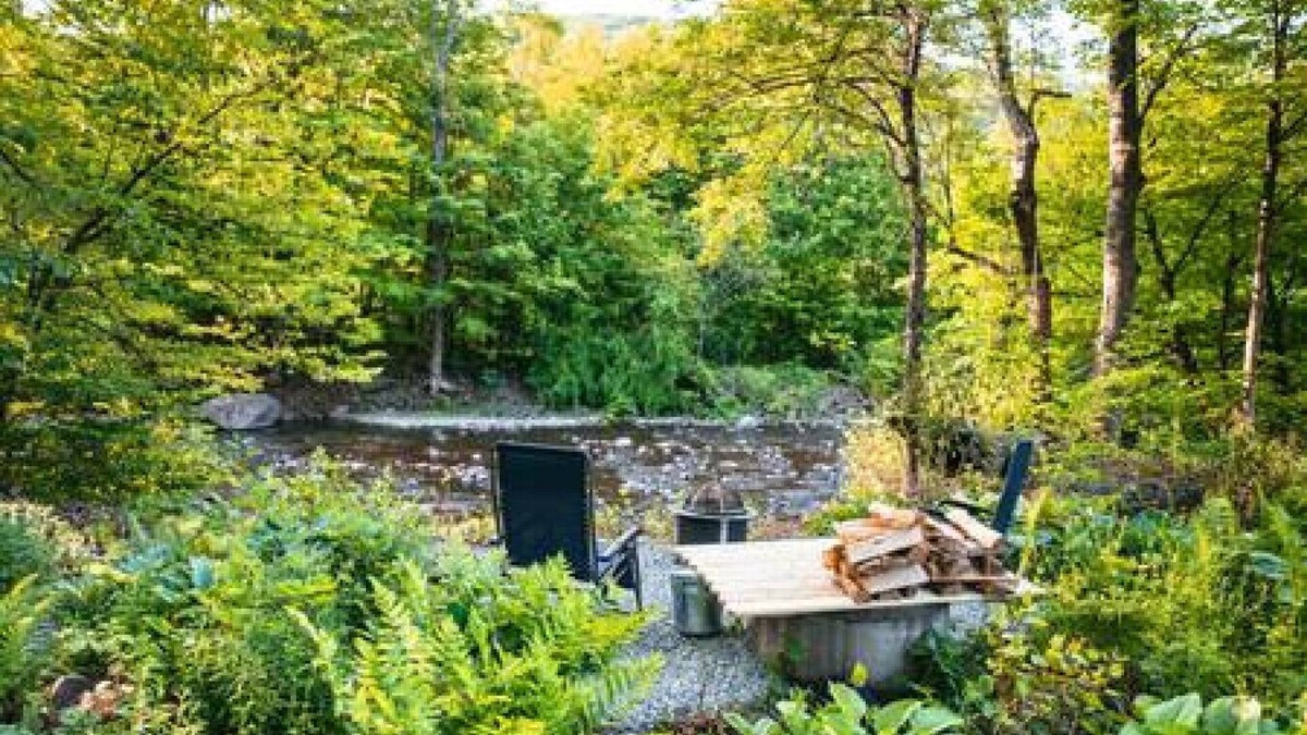 Lanesville House | Vintage Ski Cabin by Water, Near Hunter & Belleayre