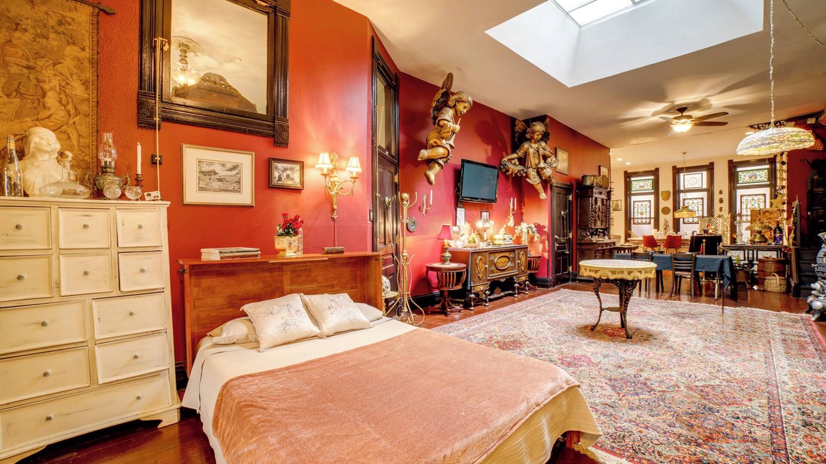La Porte Apartment | Vintage Studio in Historic Dtwn La Porte!